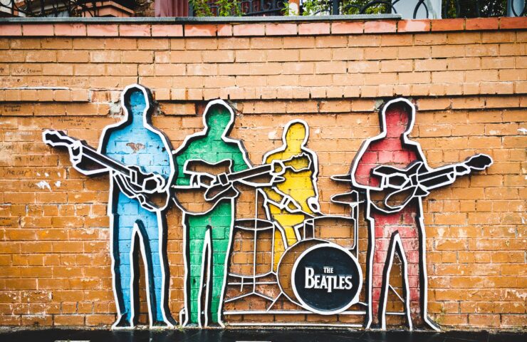 I Beatles pubblicano una nuova canzone nel 2023? C'è (ancora una volta) lo zampino dell'AI