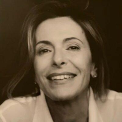 Patrizia Rutigliano è una manager con una significativa esperienza in settori strategici di aziende pubbliche e private, con forte esposizione internazionale nei settori dell'energia, delle telecomunicazioni e delle concessioni, nonché nella Pubblica Amministrazione. Ha gestito processi di transizione verso la liberalizzazione dei mercati, occupandosi di attività regolamentate e non regolamentate per oltre vent'anni, in contesti multi giurisdizionali e altamente regolamentati, caratterizzati da cambiamenti organizzativi, aziendali e di proprietà in evoluzione. Ha sviluppato competenze di analisi contestuale funzionali al processo decisionale e a un approccio risolutivo dei problemi. Patrizia ha un solido track record nella gestione delle relazioni con gli stakeholder, includendo interlocutori interni, esterni, regolatori, governativi, associazioni e policy maker. Possiede una conoscenza approfondita dei temi ESG fin dai suoi studi e è una professionista esperta nel settore della comunicazione strategica e della gestione delle crisi. Due sono le qualità principali che guidano il suo approccio ogni giorno: passione e entusiasmo. Crede nell'importanza di un networking autentico ed è una giocatrice di squadra dedicata. Si impegna con determinazione per promuovere l'uguaglianza di genere, avendo spesso lavorato nel campo STEM come prima donna a far parte dei team di leadership. Attualmente, Patrizia ricopre diverse posizioni di prestigio, tra cui Non Executive Director presso Poste Italiane e Acea, Chairman del Comitato Nomination e Corporate Governance presso Poste Italiane, e Chairman del Comitato Territoriale presso Acea. È anche membro del Comitato Scientifico presso l'International Corporate Communication Hub. Inoltre, Patrizia svolge attività accademiche come Adjunct Professor presso la Luiss Business School e l'Università Cattolica del Sacro Cuore, dove condivide la sua vasta esperienza con le future generazioni di leader. Patrizia Rutigliano continua a essere una voce autorevole e influente nel panorama aziendale internazionale, guidando con dedizione e competenza verso una maggiore sostenibilità e inclusione in tutti i settori in cui opera.